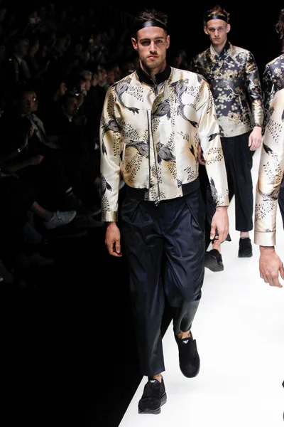 Look 64